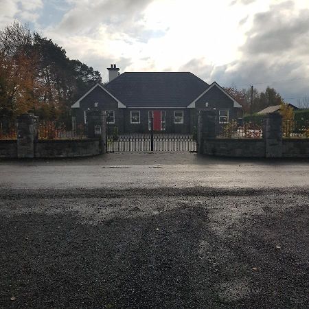 Ashbury Bed & Breakfast บัลลินาสโล ภายนอก รูปภาพ